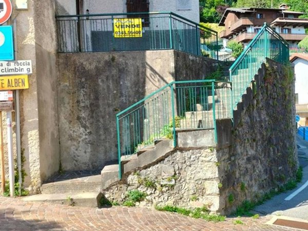 casa indipendente in vendita a Cornalba