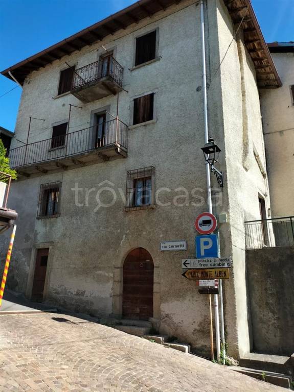 casa indipendente in vendita a Cornalba