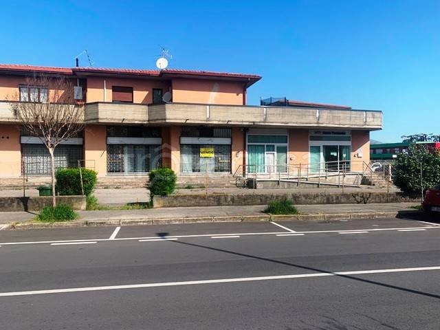 negozio in vendita a Medolago
