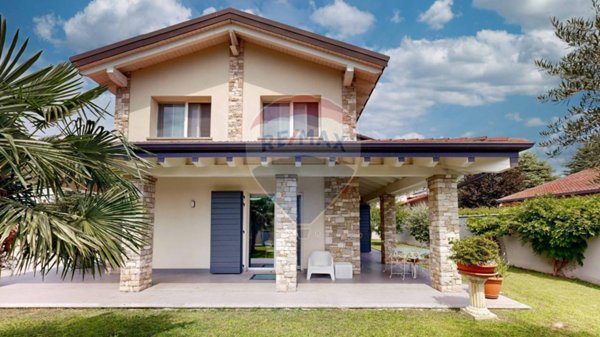 casa indipendente in vendita a Medolago