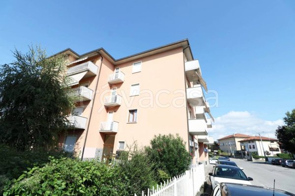 appartamento in vendita a Medolago in zona Adda