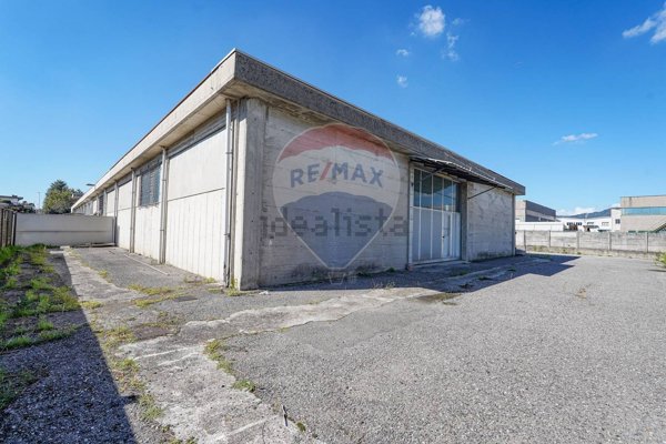 capannone in vendita a Medolago