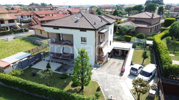 casa indipendente in vendita a Medolago