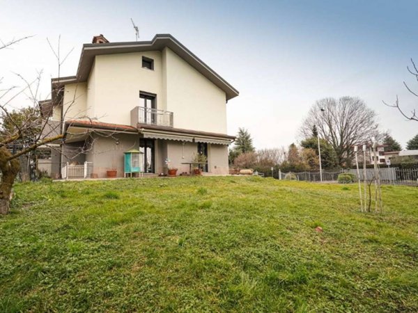 casa indipendente in vendita a Medolago
