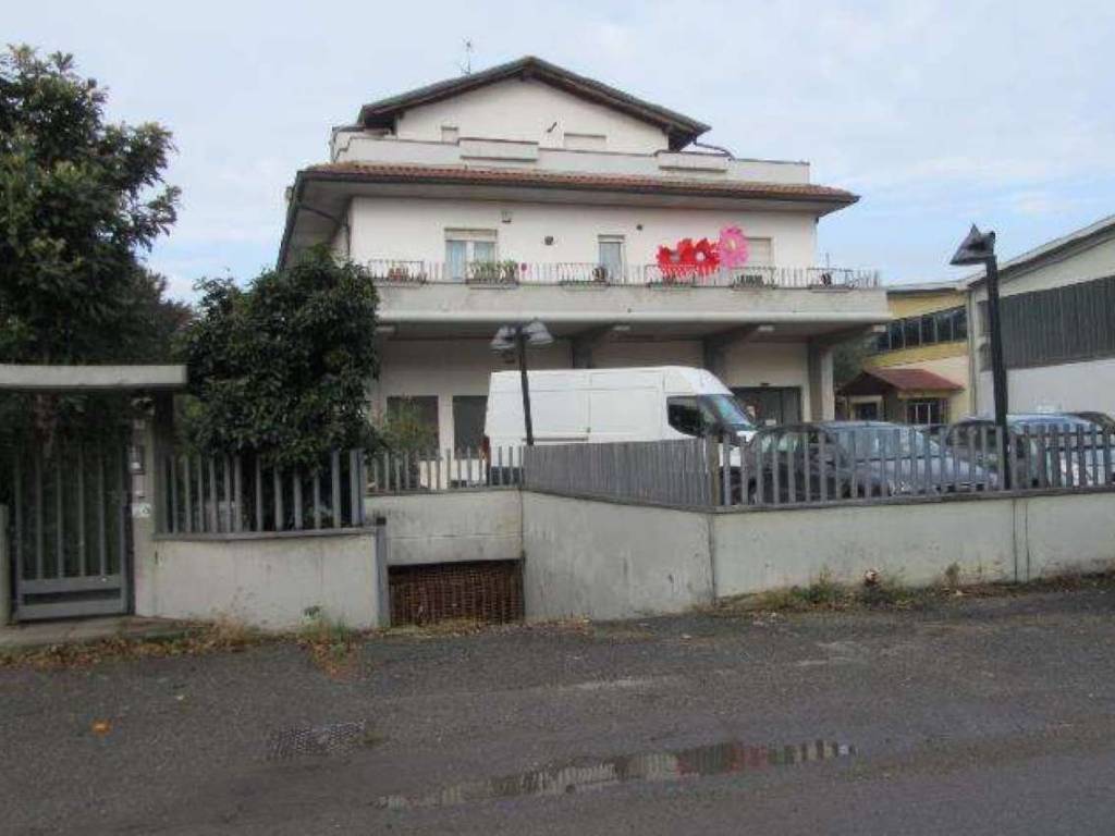 negozio in vendita a Medolago