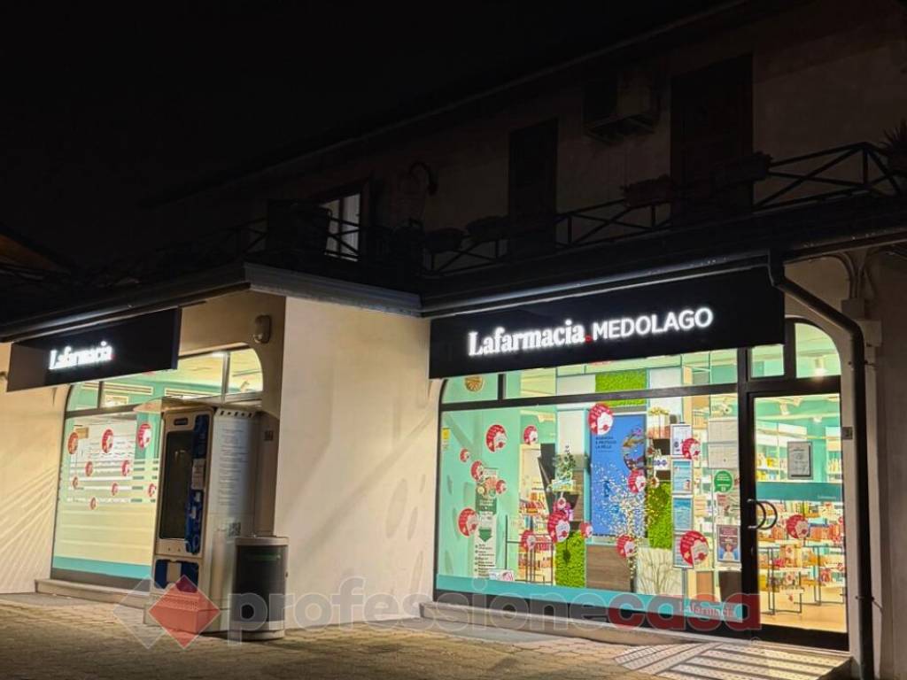 locale commerciale in vendita a Medolago