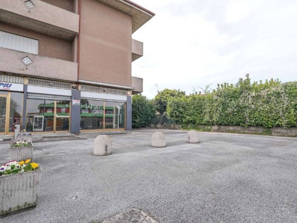 negozio in vendita a Medolago