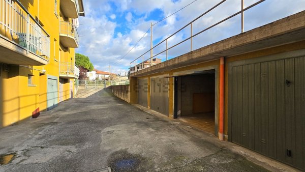 box auto in vendita a Medolago