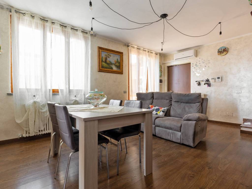 appartamento in vendita a Solza