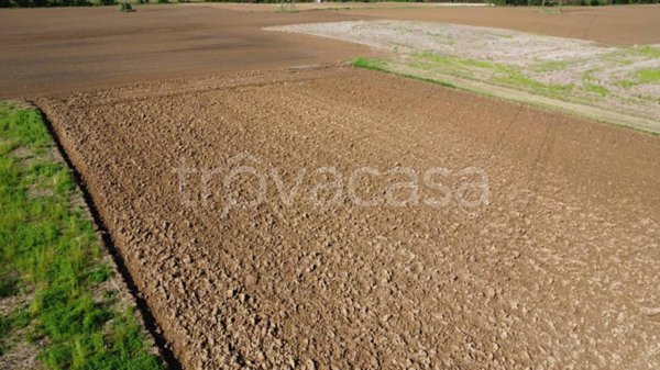 terreno edificabile in vendita a Solza