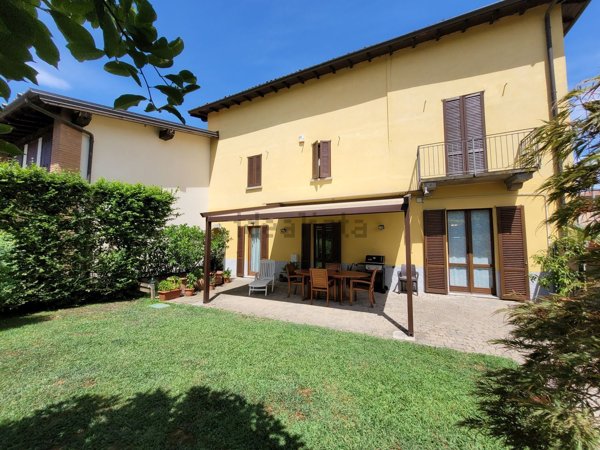 casa indipendente in vendita a Solza