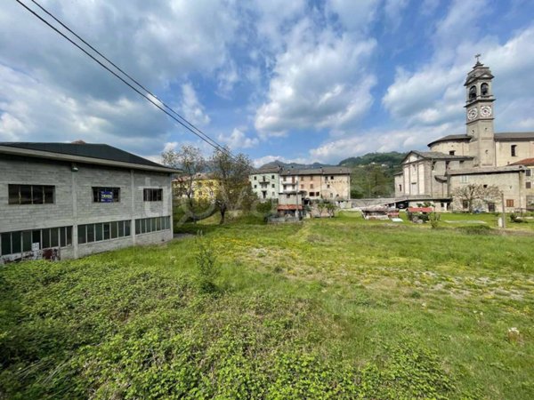 locale commerciale in vendita a Sant'Omobono Terme in zona Cepino