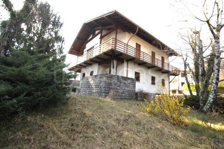 casa indipendente in vendita a Sant'Omobono Terme