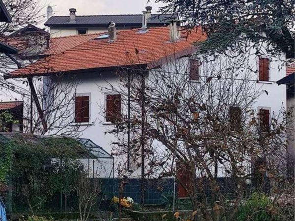 casa indipendente in vendita a Sant'Omobono Terme in zona Selino Basso