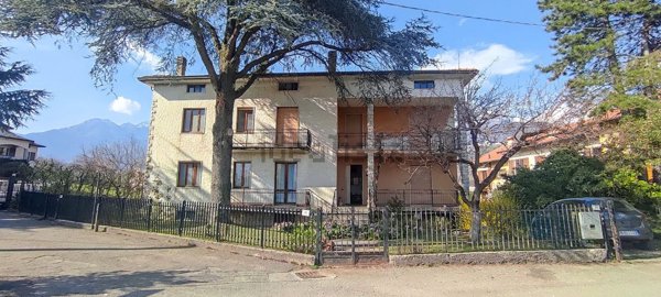 casa indipendente in vendita a Sant'Omobono Terme