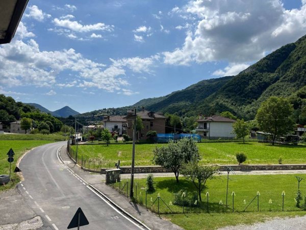 appartamento in vendita a Sant'Omobono Terme in zona Selino Basso