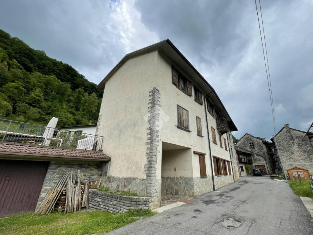 appartamento in vendita a Sant'Omobono Terme