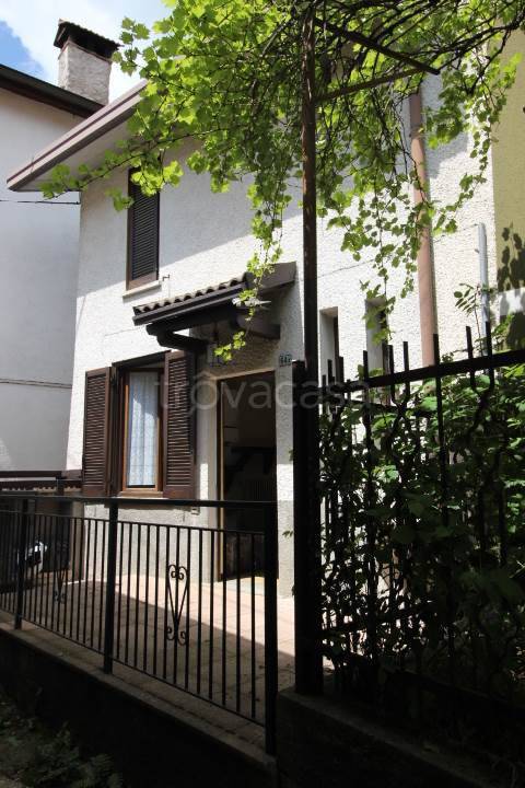 casa indipendente in vendita a Sant'Omobono Terme