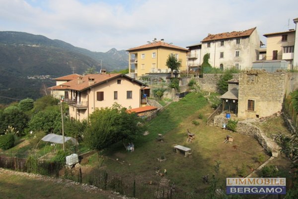 casa indipendente in vendita a Sant'Omobono Terme in zona Selino Alto