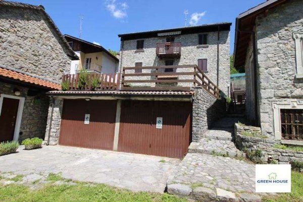 casa indipendente in vendita a Sant'Omobono Terme