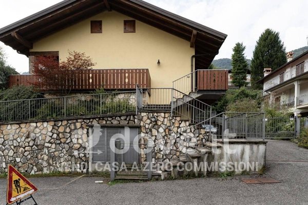 appartamento in vendita a Sant'Omobono Terme in zona Valsecca