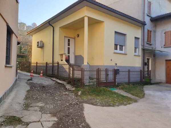 appartamento in vendita a Sant'Omobono Terme in zona Selino Basso