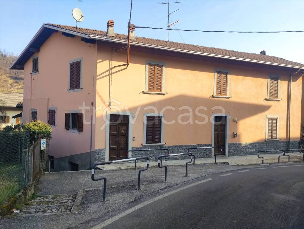 casa indipendente in vendita a Sant'Omobono Terme in zona Mazzoleni
