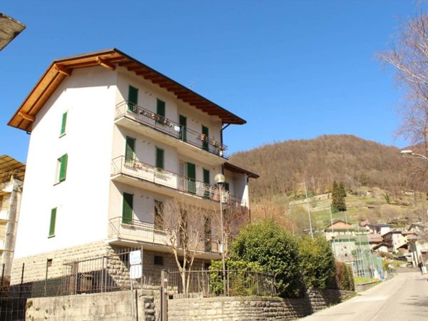 appartamento in vendita a Sant'Omobono Terme in zona Selino Basso