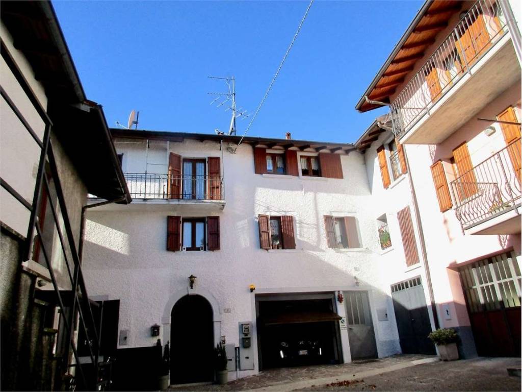 appartamento in vendita a Sant'Omobono Terme