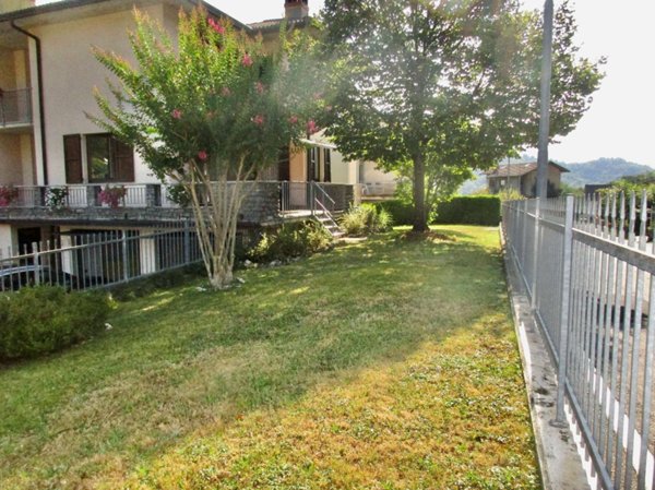 casa indipendente in vendita a Sant'Omobono Terme in zona Mazzoleni