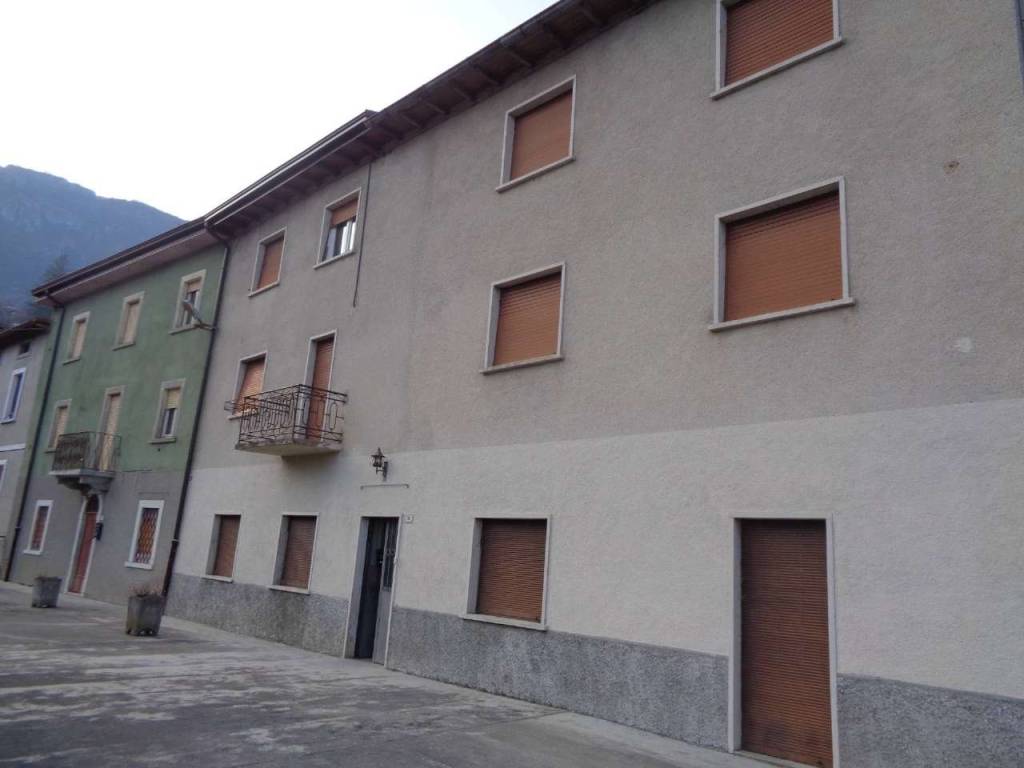 casa indipendente in vendita a Sant'Omobono Terme in zona Valsecca