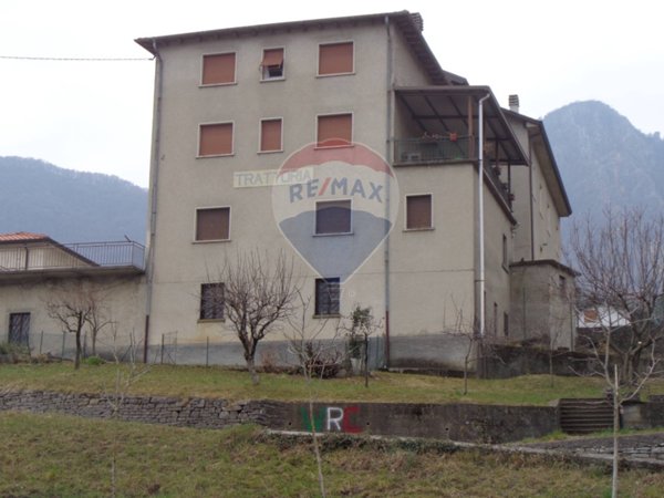 casa indipendente in vendita a Sant'Omobono Terme in zona Valsecca