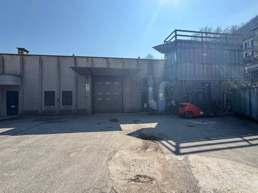 locale di sgombero in vendita a Sant'Omobono Terme