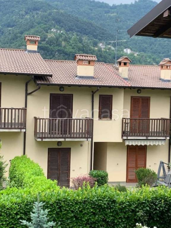 appartamento in vendita a Sant'Omobono Terme in zona Selino Alto
