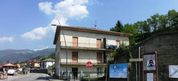 appartamento in vendita a Sant'Omobono Terme in zona Selino Basso