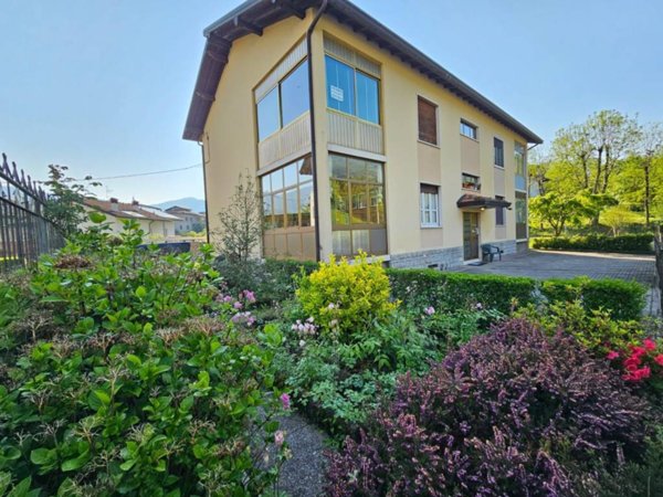 appartamento in vendita a Sant'Omobono Terme in zona Mazzoleni