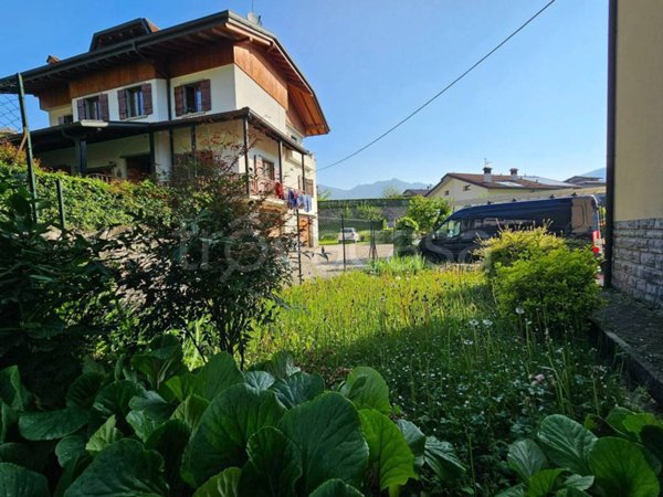 appartamento in vendita a Sant'Omobono Terme in zona Mazzoleni