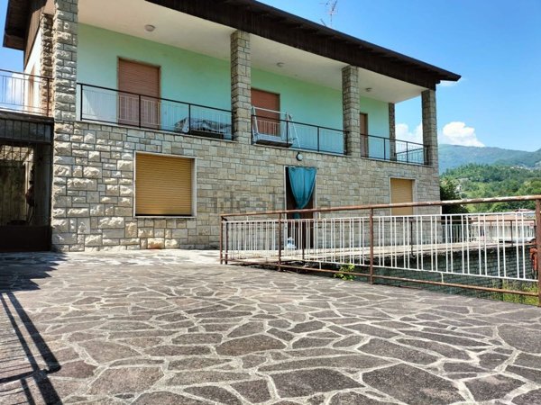 appartamento in vendita a Sant'Omobono Terme in zona Cepino