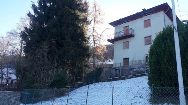 casa indipendente in vendita a Sant'Omobono Terme