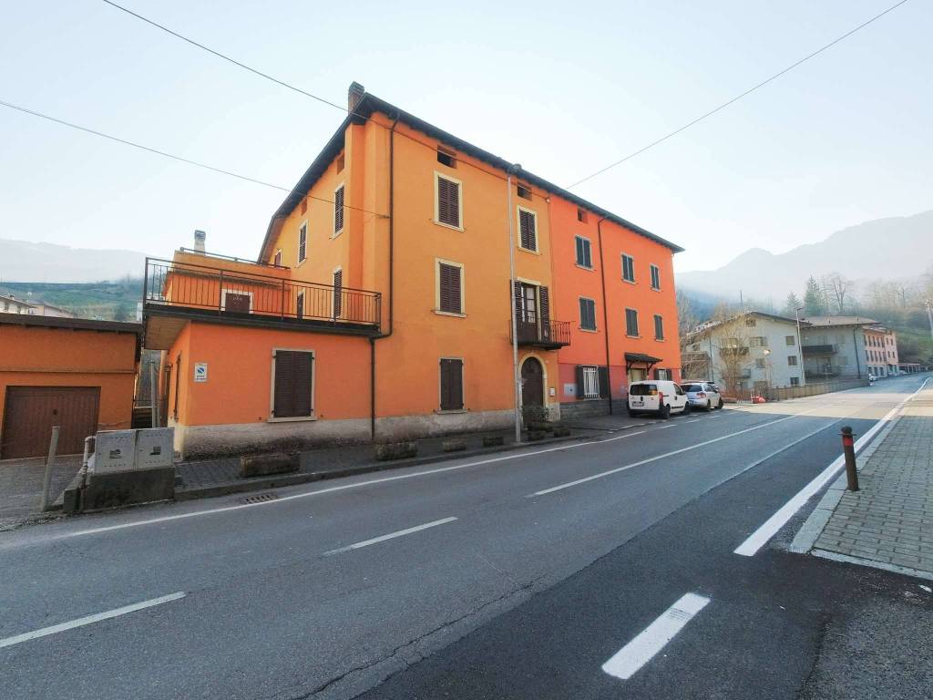 casa indipendente in vendita a Sant'Omobono Terme in zona Selino Basso