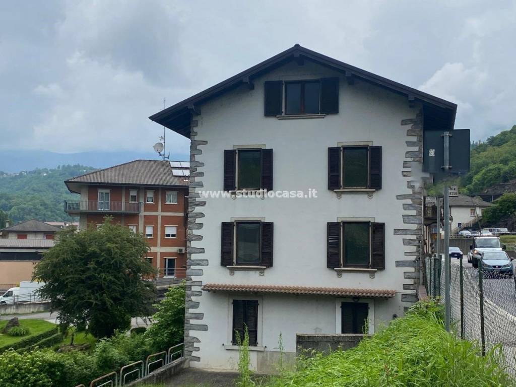 casa indipendente in vendita a Sant'Omobono Terme
