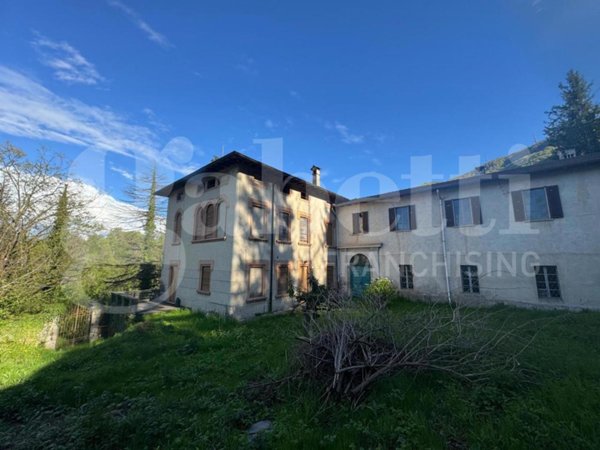 casa indipendente in vendita a Sant'Omobono Terme