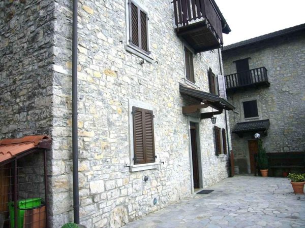 casa indipendente in vendita a Sant'Omobono Terme