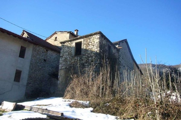 appartamento in vendita a Sant'Omobono Terme in zona Valsecca