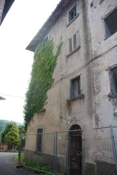 casa indipendente in vendita a Sant'Omobono Terme in zona Selino Basso