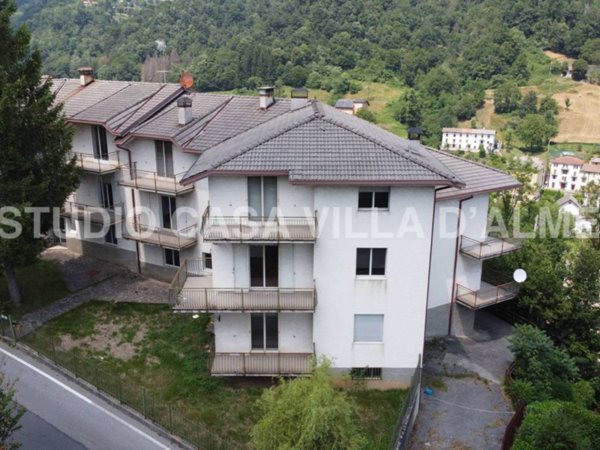 appartamento in vendita a Sant'Omobono Terme in zona Selino Basso
