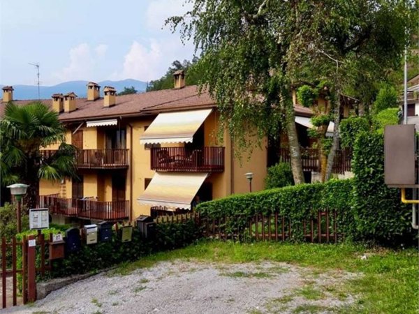 appartamento in vendita a Sant'Omobono Terme