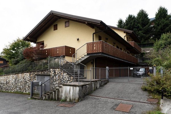 appartamento in vendita a Sant'Omobono Terme in zona Valsecca