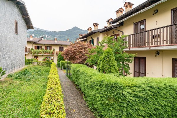 appartamento in vendita a Sant'Omobono Terme in zona Selino Basso