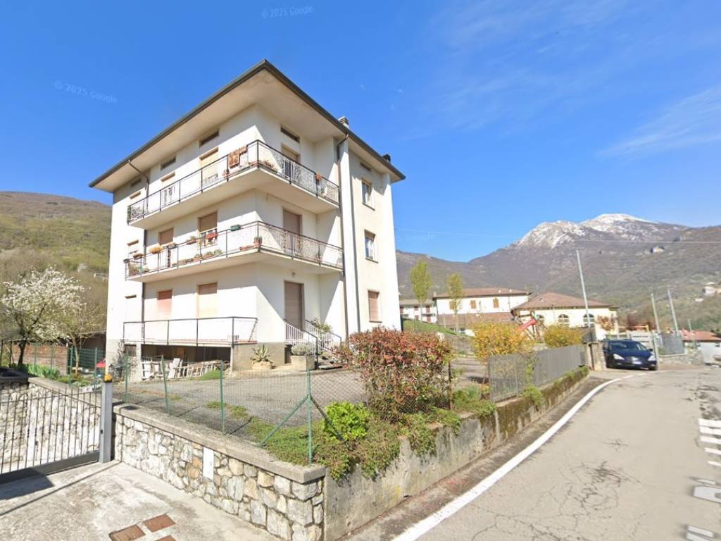 appartamento in vendita a Sant'Omobono Terme in zona Mazzoleni